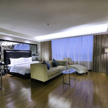 The Alana Hotel & Convention Center Solo By Aston Exterior foto