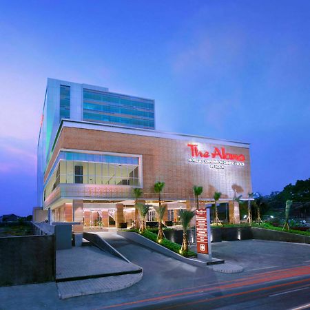 The Alana Hotel & Convention Center Solo By Aston Exterior foto