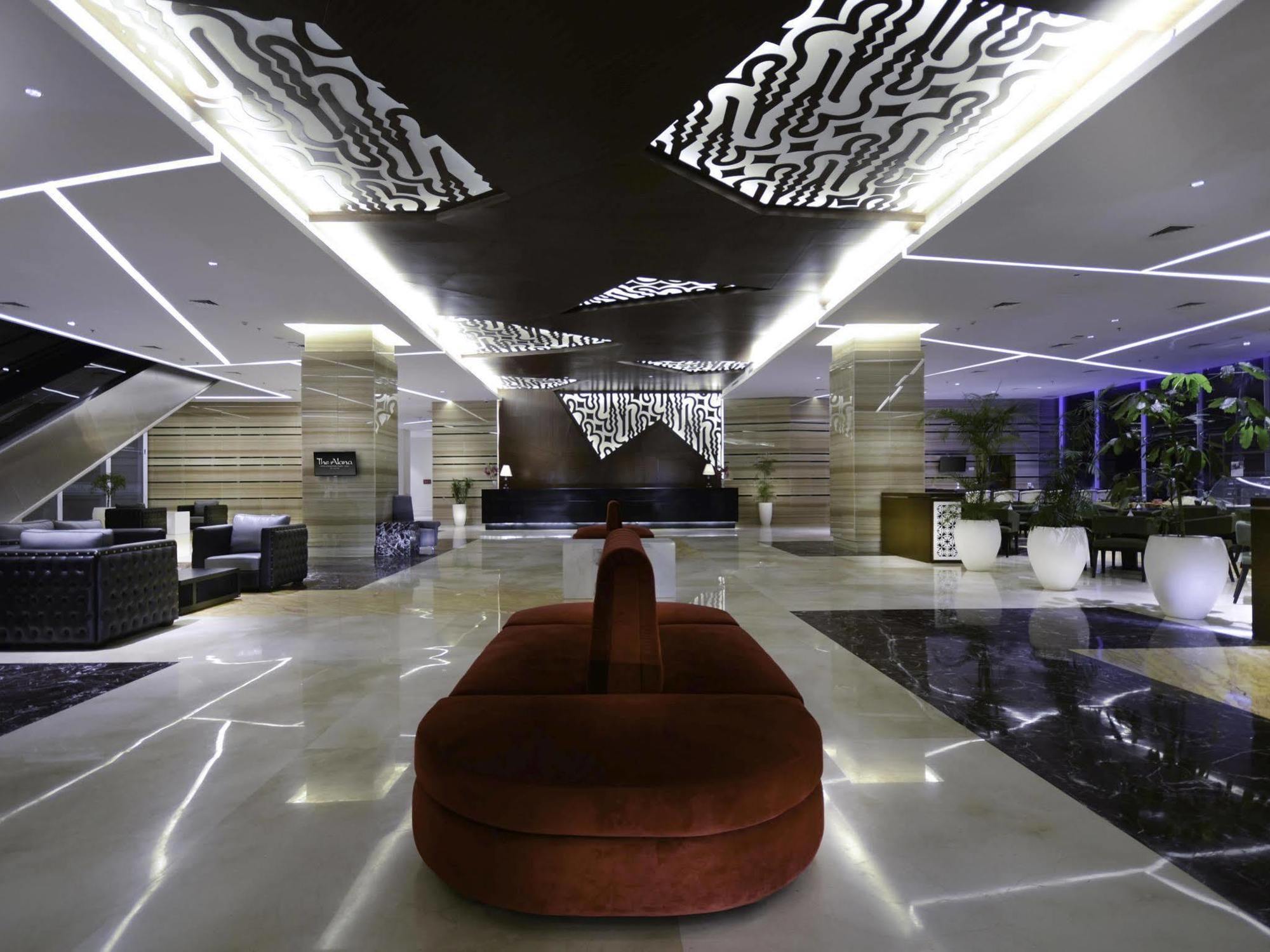 The Alana Hotel & Convention Center Solo By Aston Exterior foto