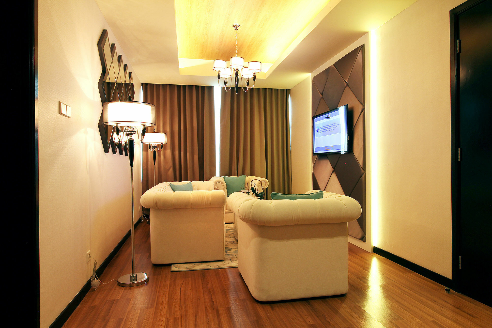 The Alana Hotel & Convention Center Solo By Aston Exterior foto